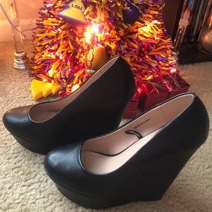 Women’s size 8.5 forever 21 wedges